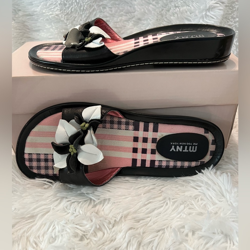 ๐HP๐ MTNY (Me Too New York) Maggie Black Sandals/Slides - Picture 6 of 13